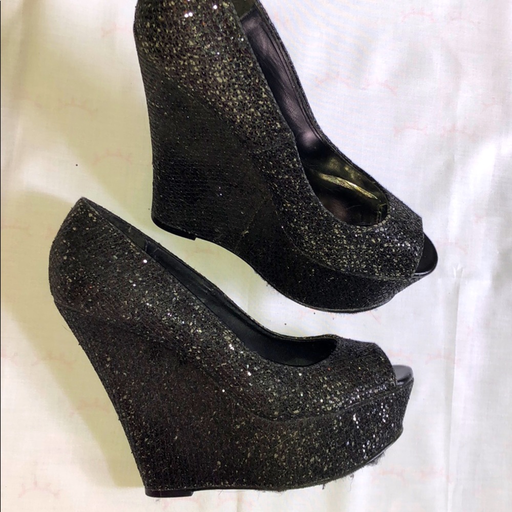 5”heel 2” Platform Black Glitter size 7